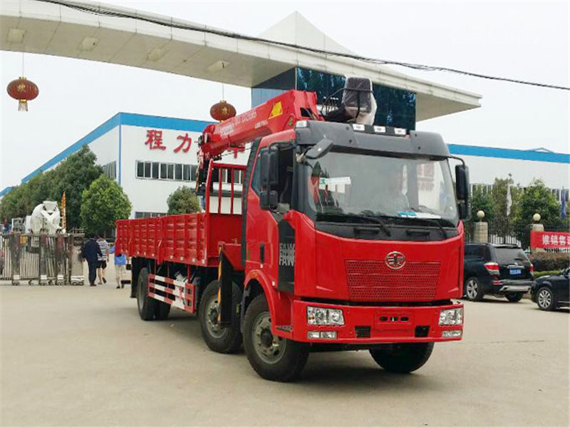 解放小三轴【10-12吨】随车吊