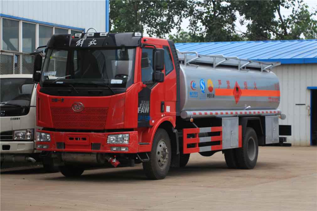 解放J6单桥【15立方】运油车