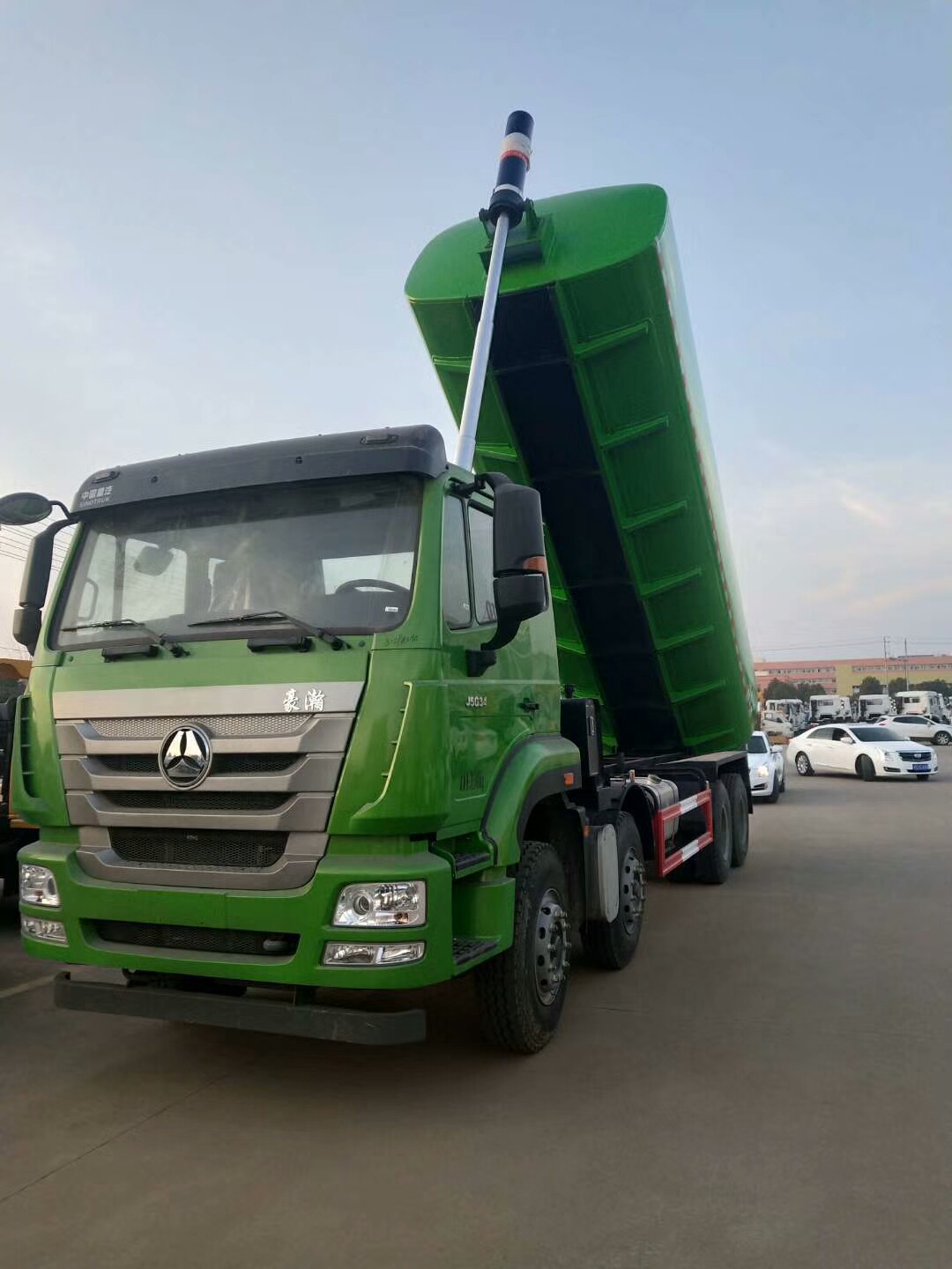 重汽污泥自卸运输车(24方)