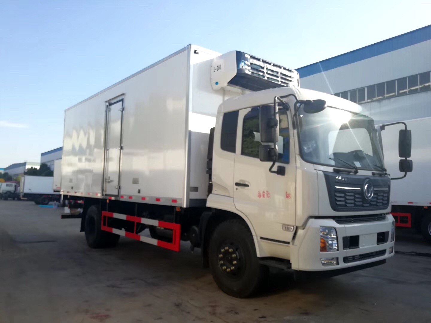 (厢长6.6米)东风天锦冷藏车