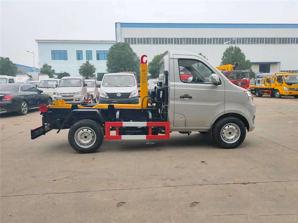 国六【3-4方 蓝牌】长安 勾臂垃圾车