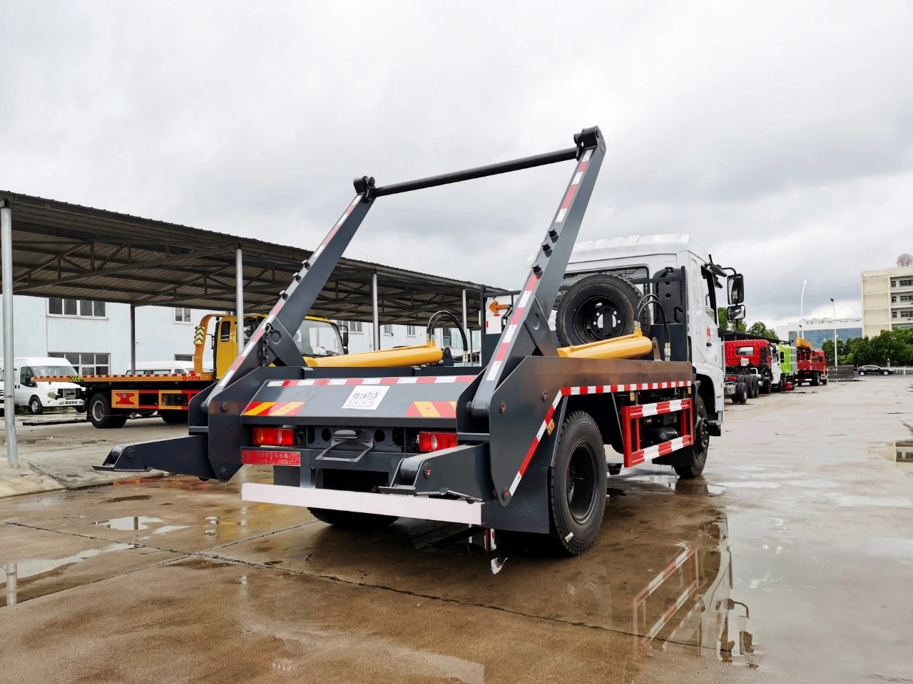 国六【10立方】东风D3专用底盘 摆臂垃圾车